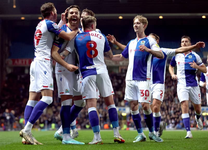 Hiện tại, Câu lạc bộ Blackburn Rovers đang chơi ở giải đấu nào của Anh?